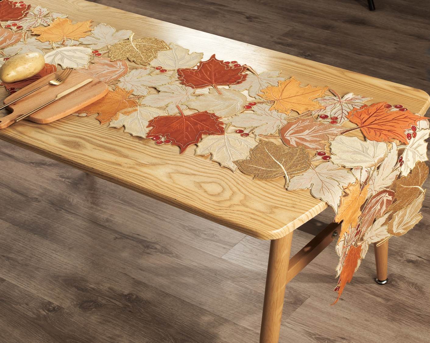 raner_velonia_gold_leaf